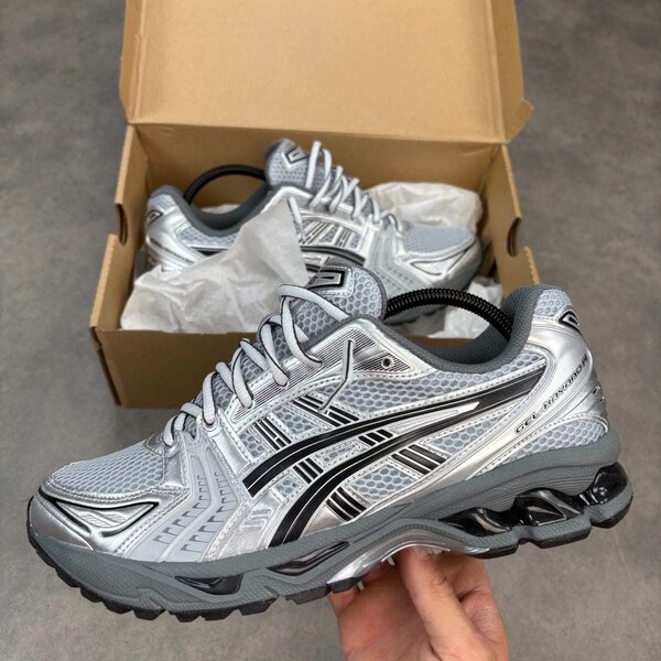 Chaussures Asics KAYANO 14
