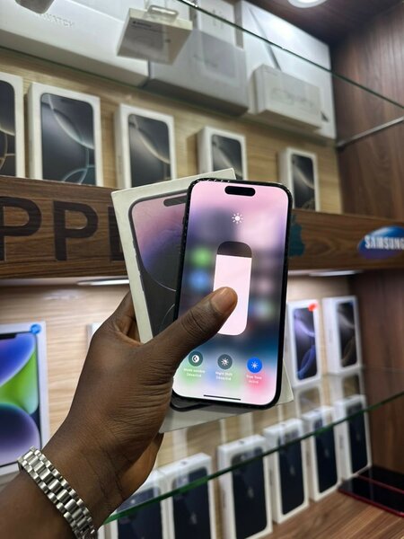 iPhone 14 pro 128 G