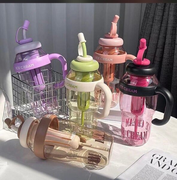 Bouteille infuseur colorée 1L