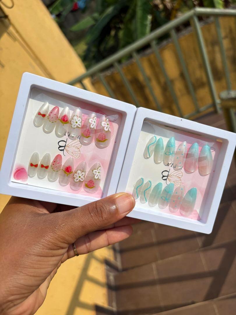 Stylish Press-On Nail Set