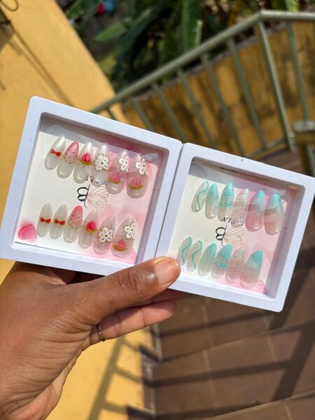 Stylish Press-On Nail Set