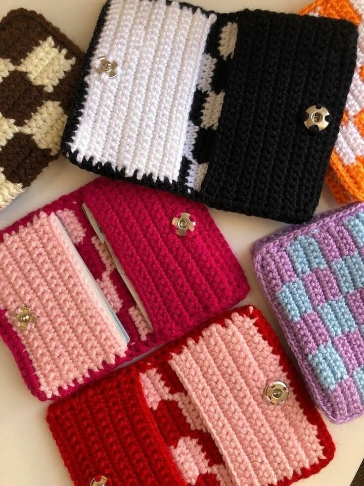 Portable crochet purses