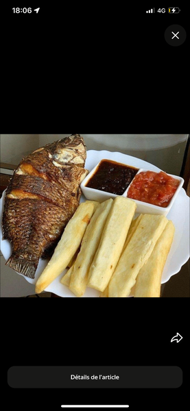 Repas de poisson frit et accompagnements