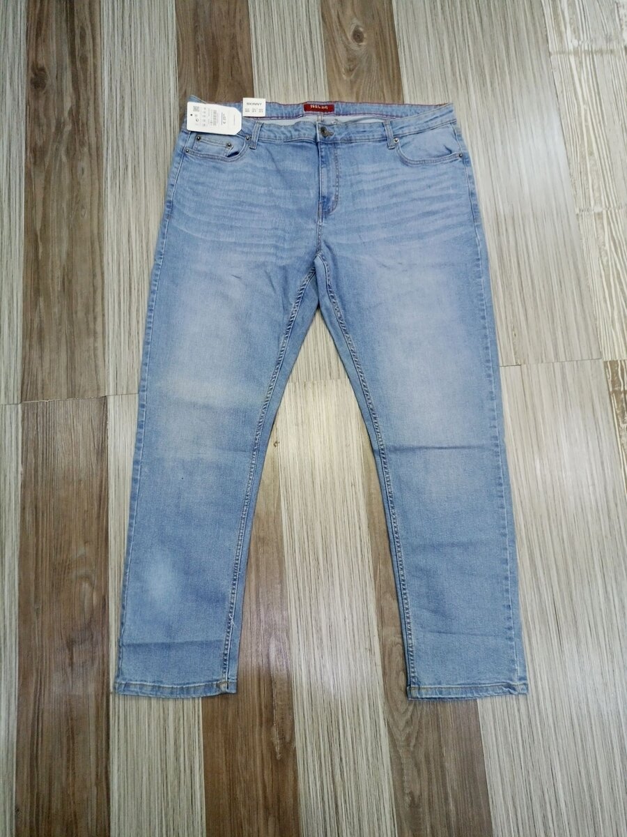 Stylish jeans with blue shade