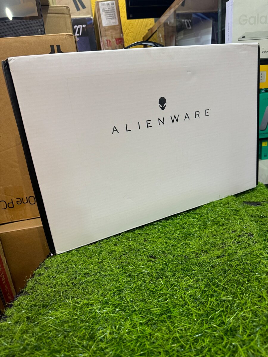 Alienware M16 RAM 32GB,SSD 1TB Nvidia RTX 4080 12GB RYZEN 9