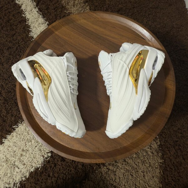 Baskets blanches dorées élégant