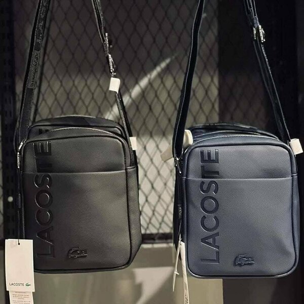 Sacoche Lacoste élégante