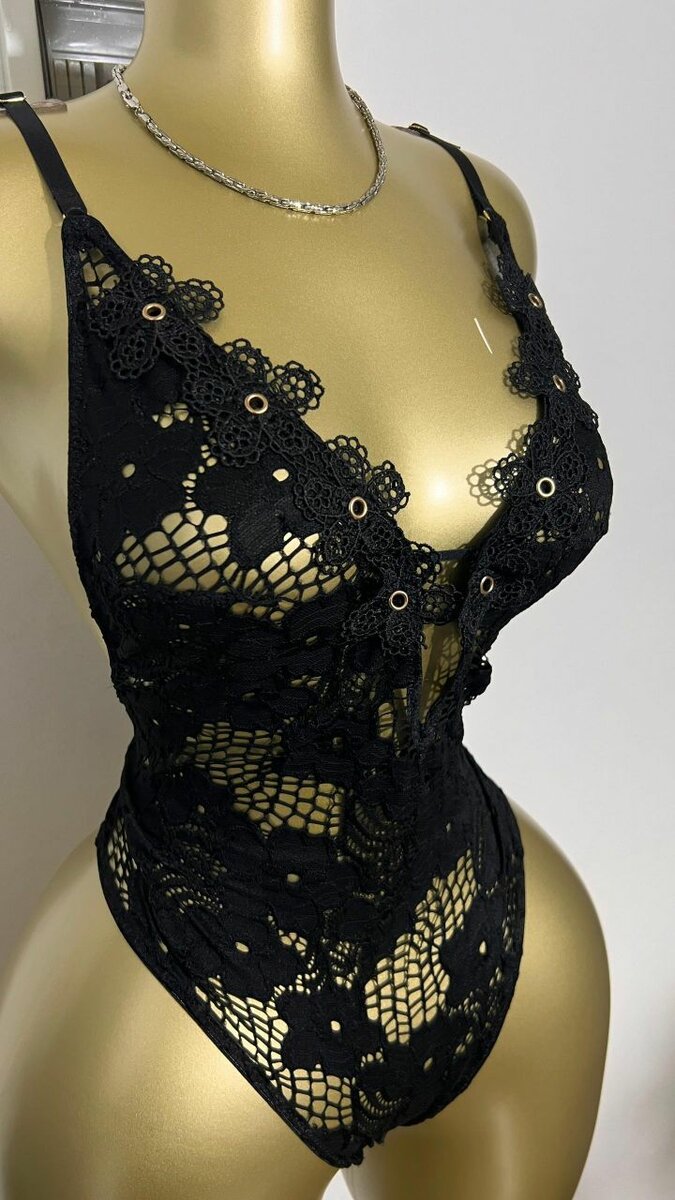 Body en dentelle noire élégant