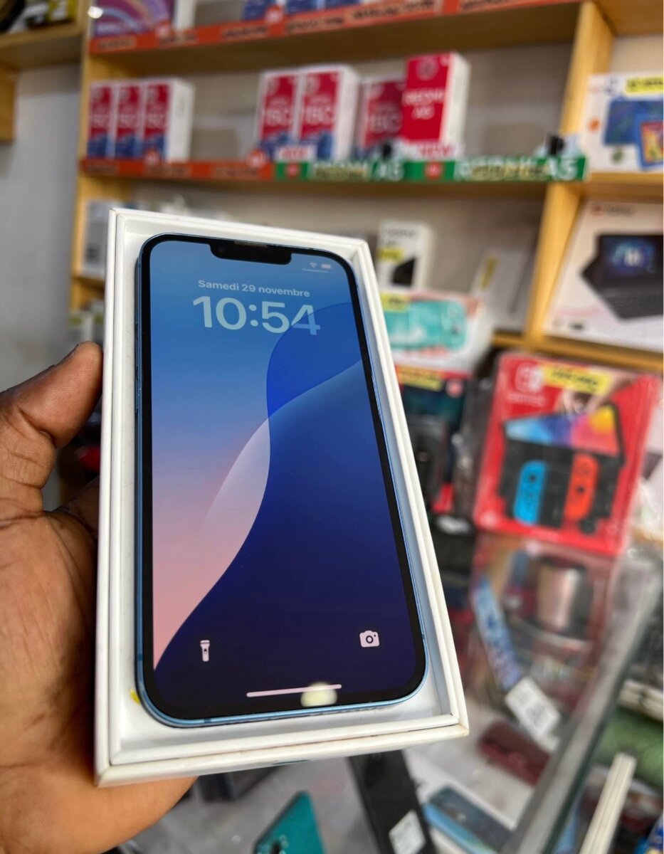 iPhone 13 bleu 128 Go