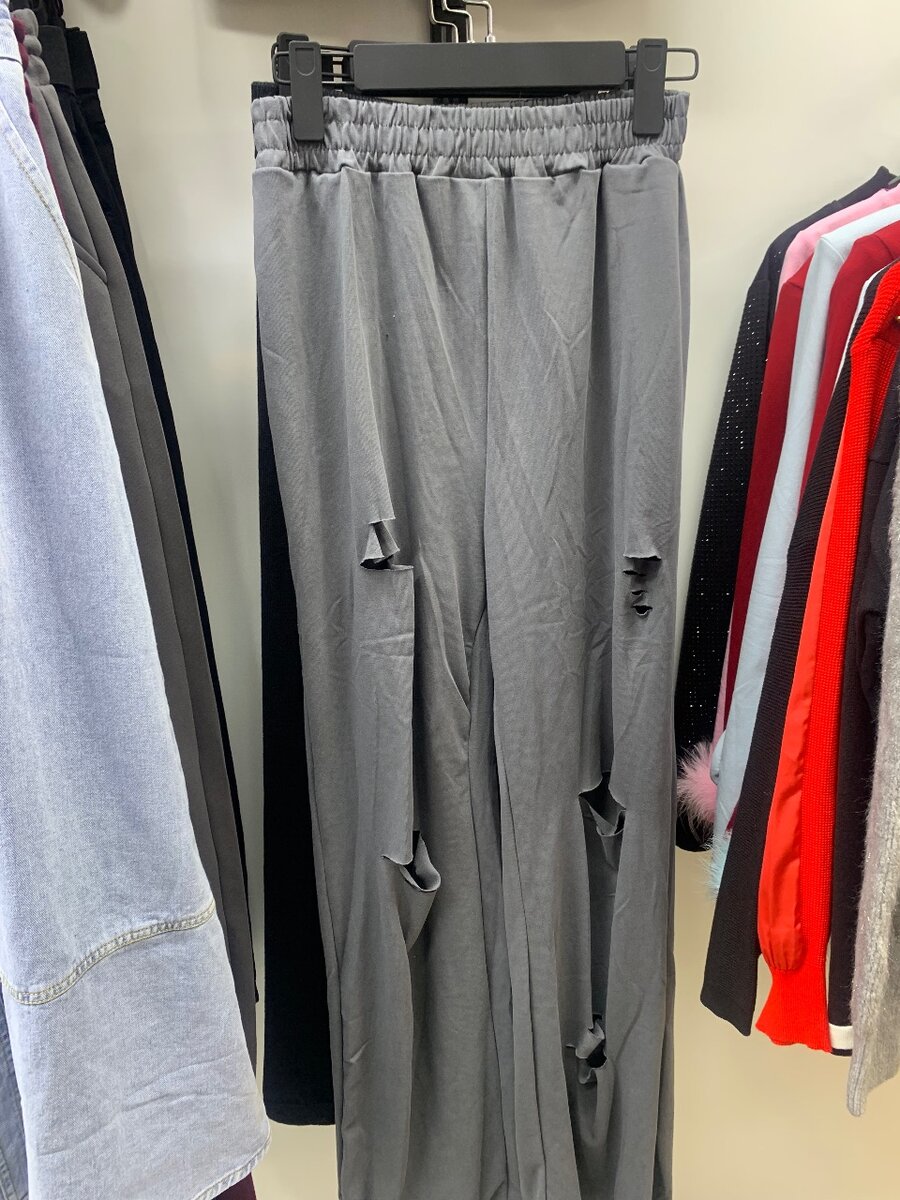 ДВОЙКА ФУТБОЛКА  рваные ШТАНЫ