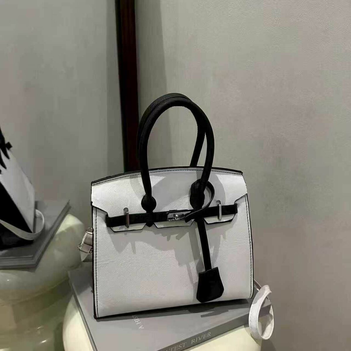 Sac à main élégant en cuir