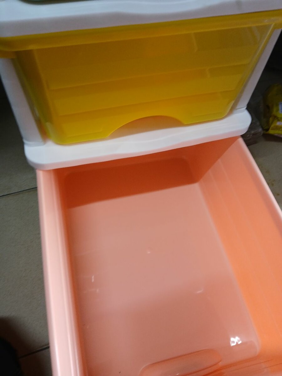 Bac de rangement coloré empilable