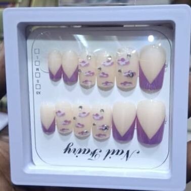 Ongles Pressés Décoratifs