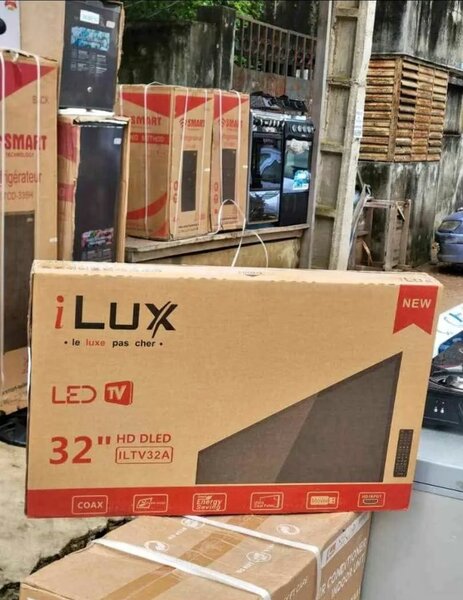 Télévision LED iLUX 32" HD