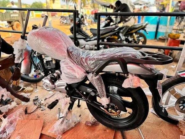 Moto durable et élégante