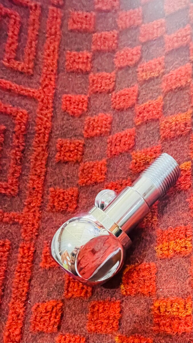 Vanne à angle en laiton chromé