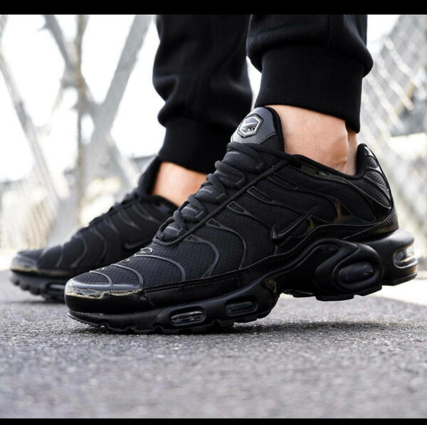 Baskets noires Air technologiques
