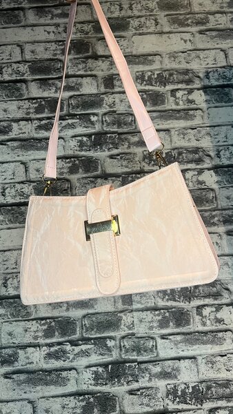 Sac à main chic en velour rose