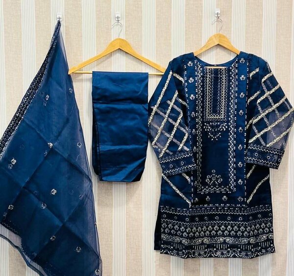 Ladies suit