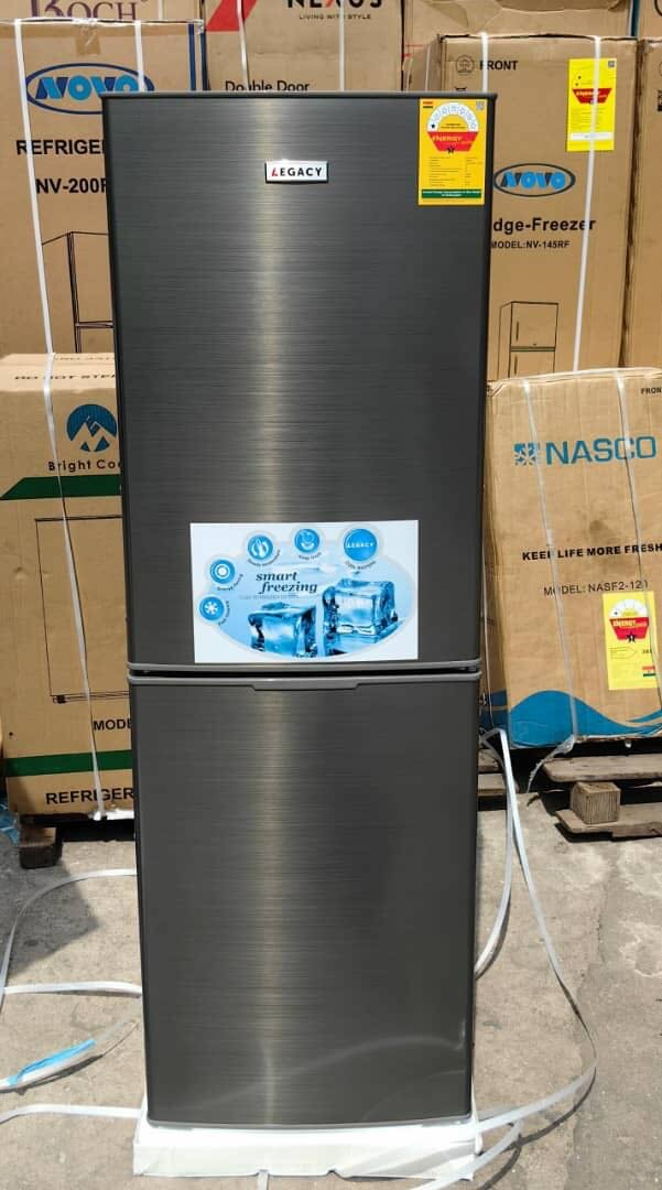 145L top freezer fridge Brand Novo Size looks same but diffe