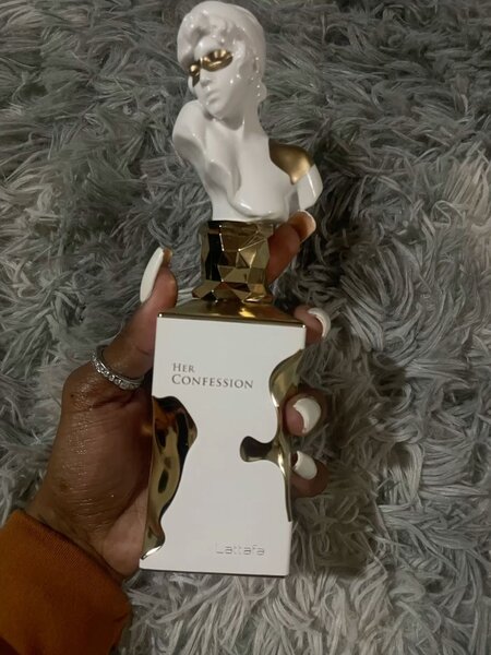 Parfum Her Confession