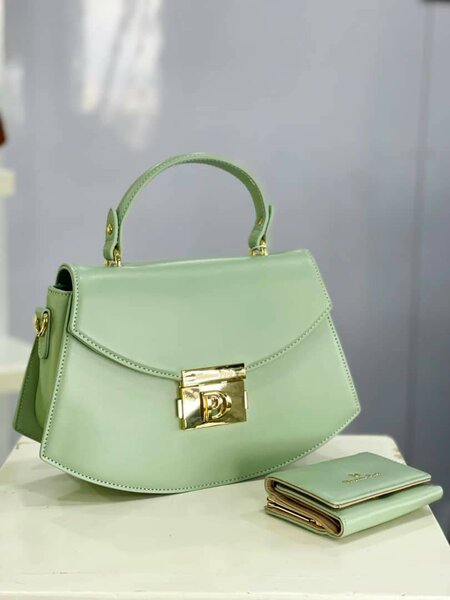 Sac à main vert élégant
