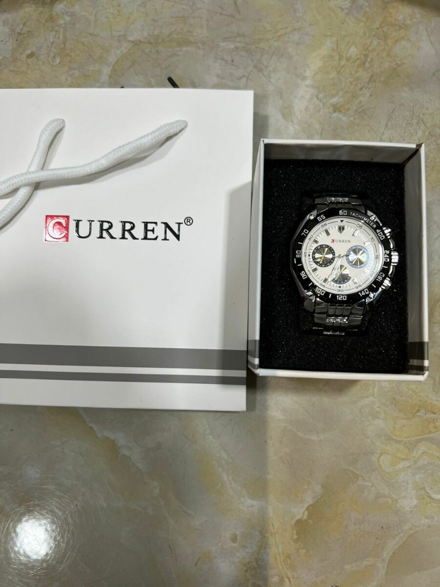 Montre curren