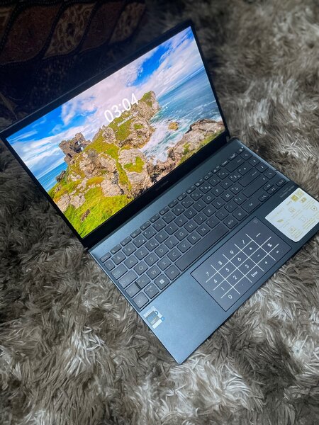 AZUS ZENBOOK 13. 11 generation