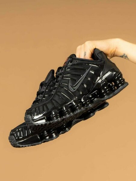 Baskets Nike Shox Noir