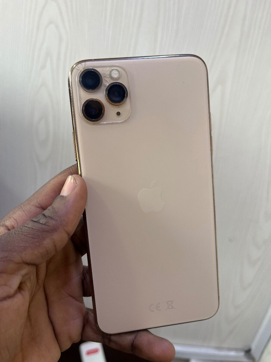 iPhone 11 Pro  Max 64GB Or