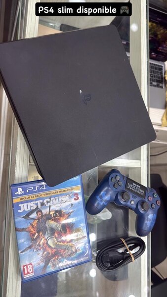 PS4 Slim avec 1 Manette et Jeu