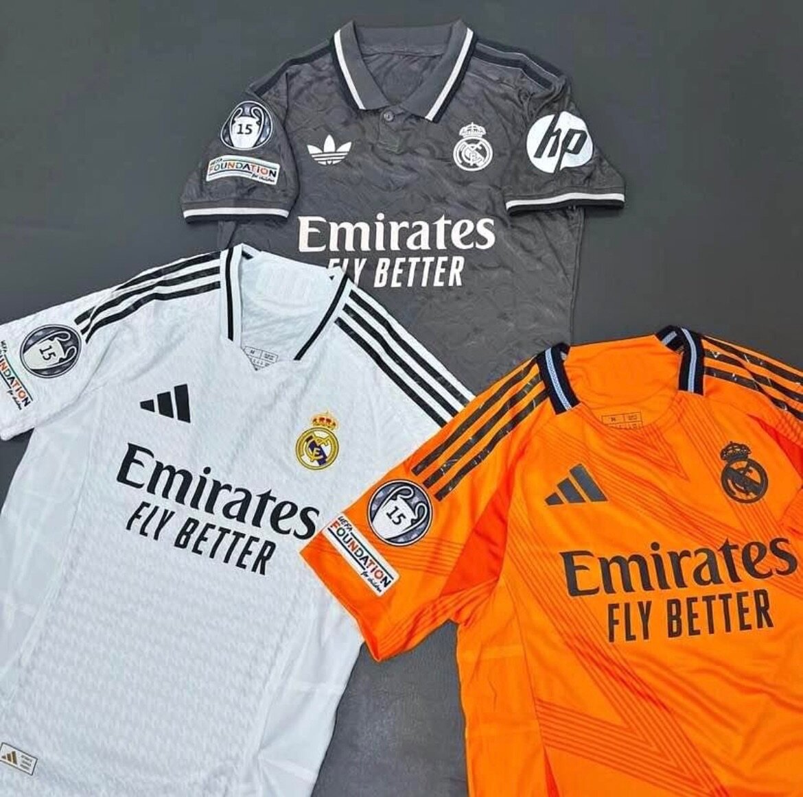 Maillots de football variés