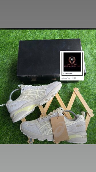 Basket oasics authentique avec son carton