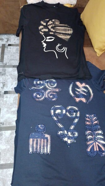 Embroidery  T-shirts  design