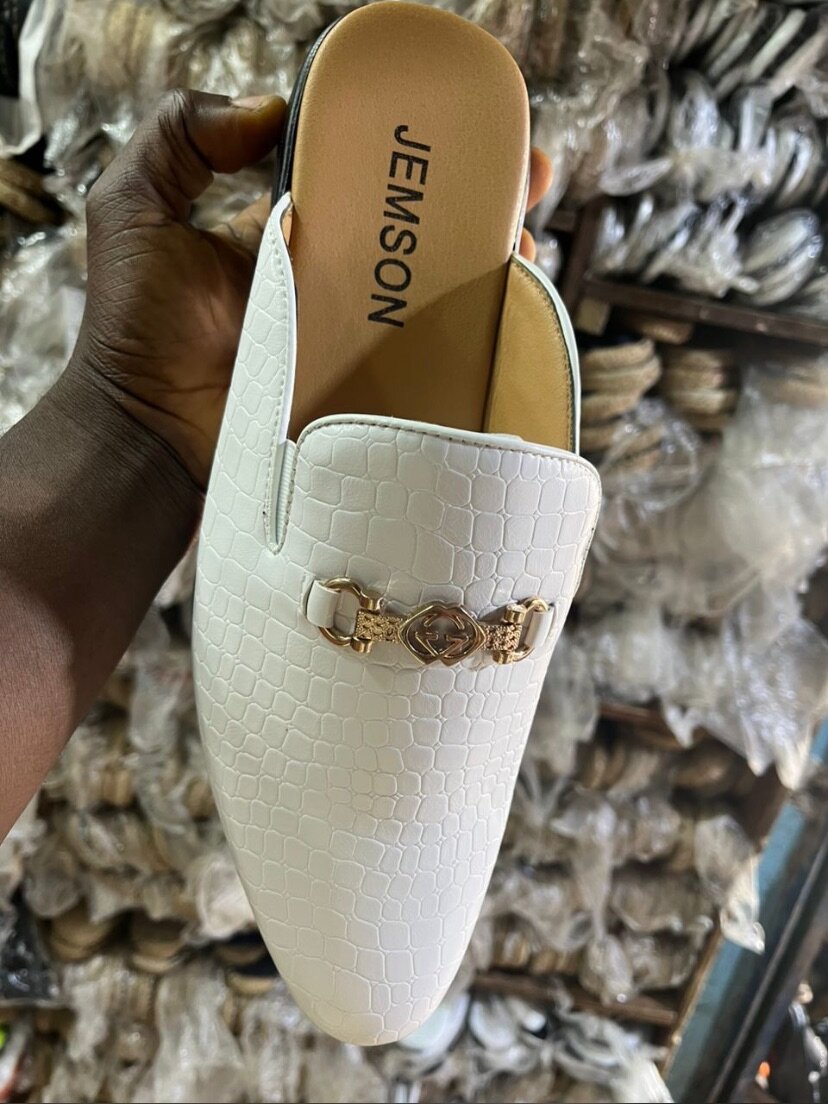 Chic barbouche pour les  hommes disponible