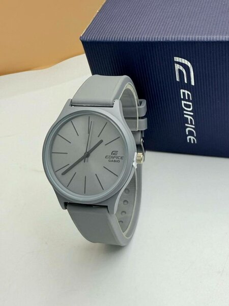 Montre disponible ici
