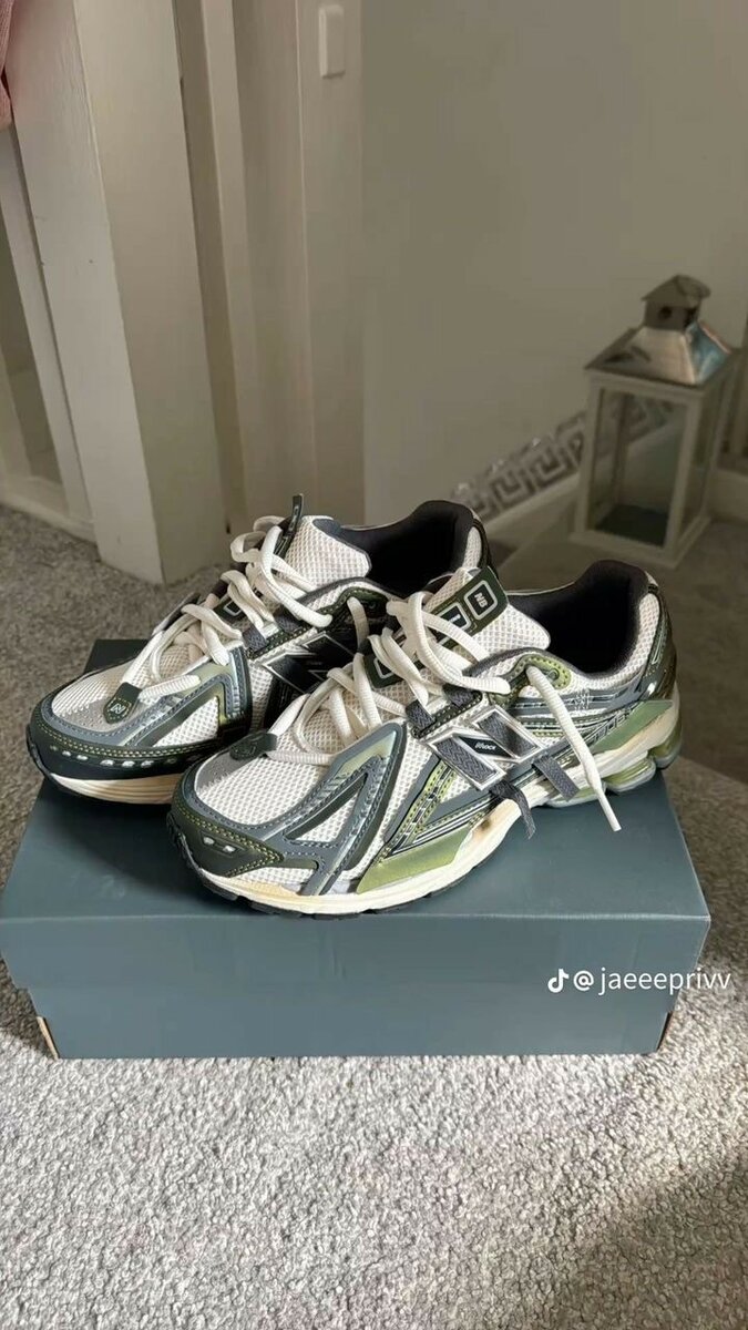 Baskets New Balance 2002R Homme