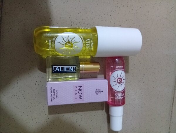 Parfums variés en miniatures