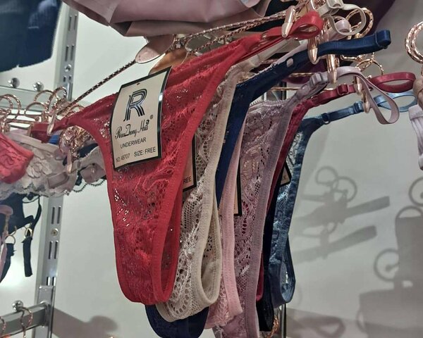 Ladies pants a dozen