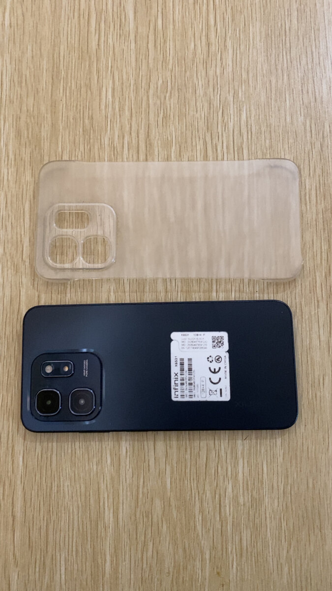 Smartphone moderne avec étui