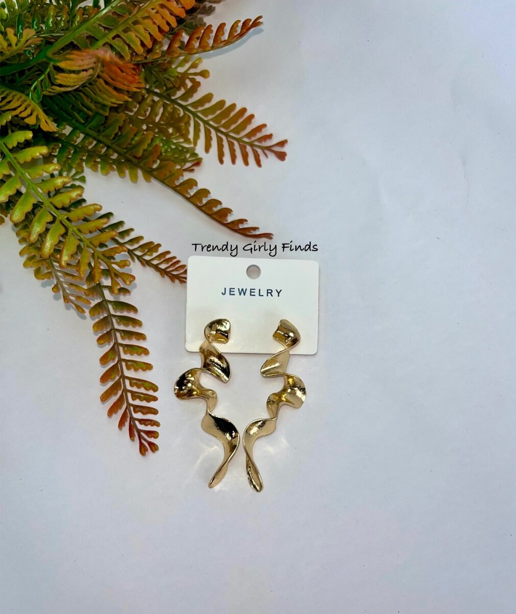 NICHOLE Statement earrings