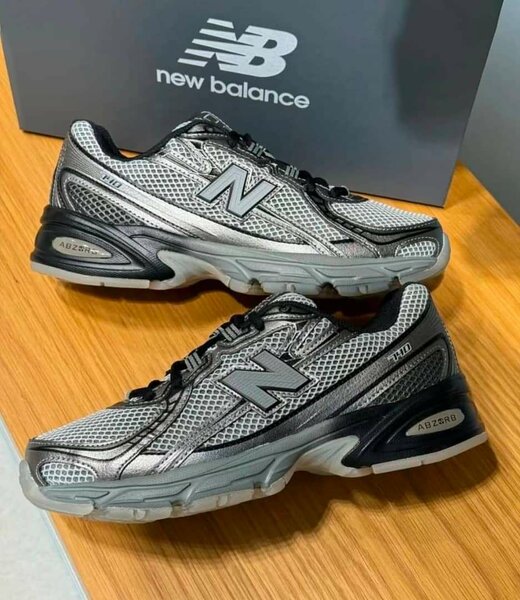 Chaussures New Balance 740