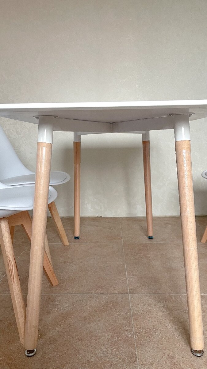 Столы и стулья. Размеры стола : 120*80*75 и 120*70*75