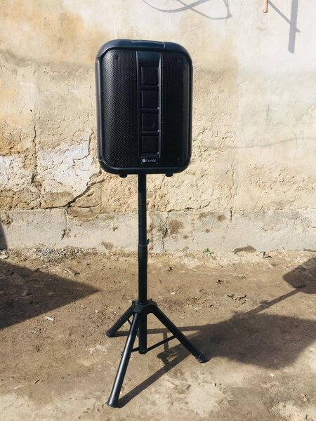 Lunar chargeable speaker