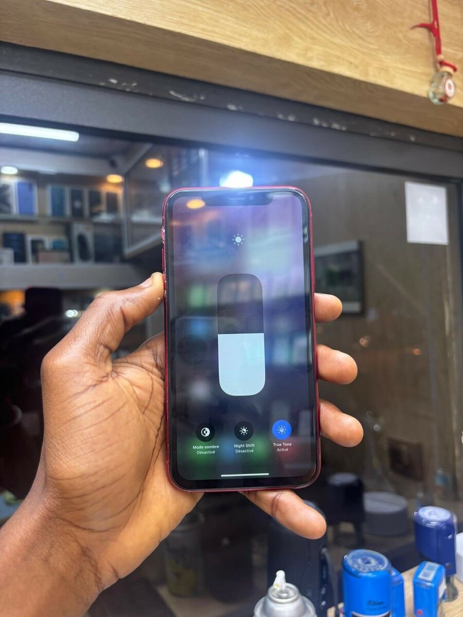 iPhone 11 64go quasi neuf