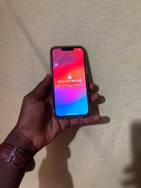 IPHONE 14 256Go bloqué iCloud