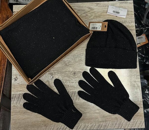 Комплект шапка/шарф/перчатки 