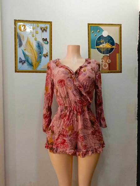 Combishort fleuri à volants