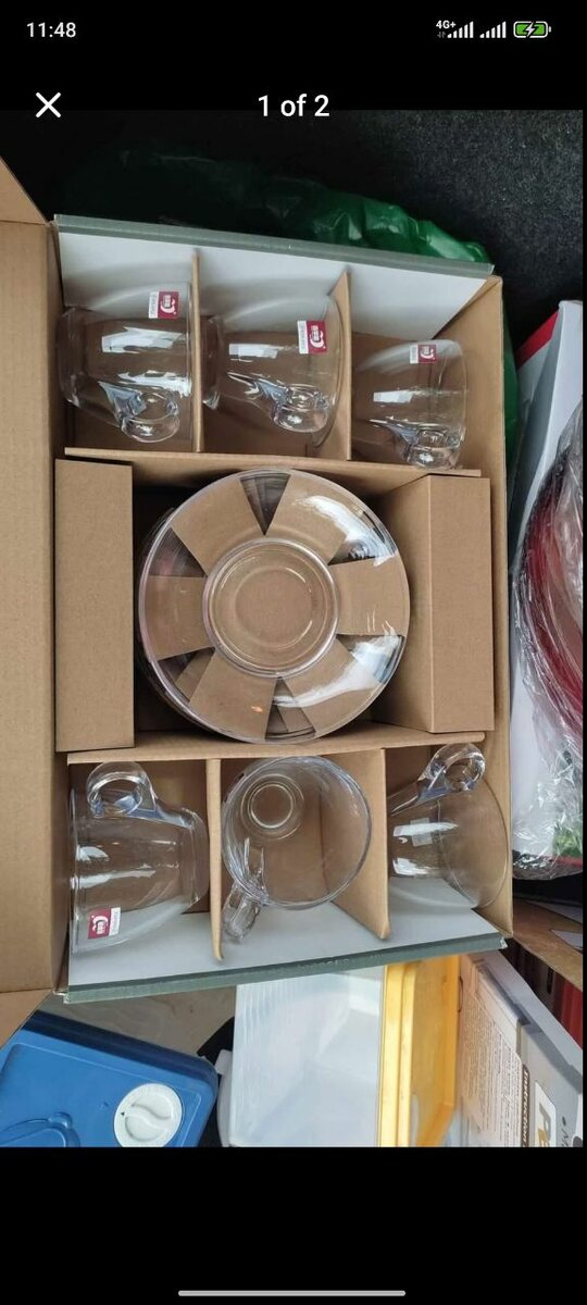 Glassware set of 6 cups and 6 saucer plates.