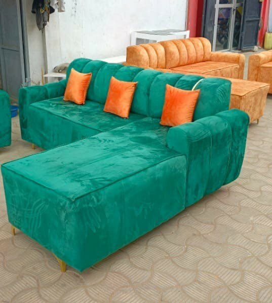 Canapé d'angle moderne en velours confortable